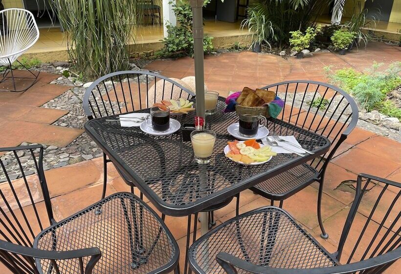 فندق صغير Allende Morelia