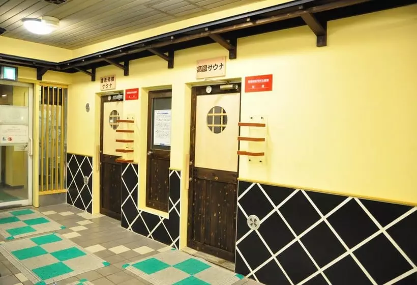 Капсульный Oтель Capsule & Sauna Ikebukuro Plaza