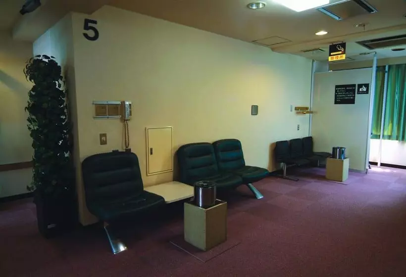 Капсульный Oтель Capsule & Sauna Ikebukuro Plaza