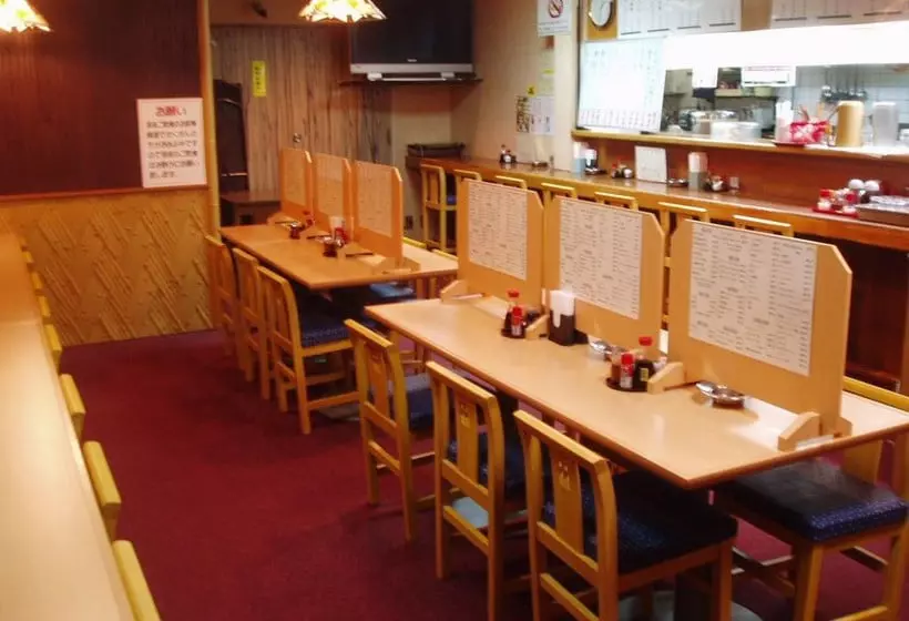 Капсульный Oтель Capsule & Sauna Ikebukuro Plaza