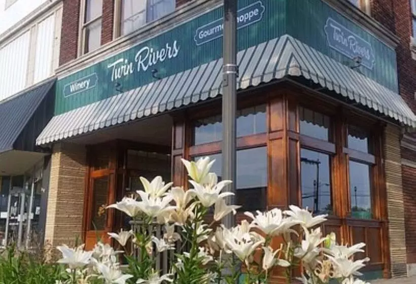 Отель Best Western Emporia Inn