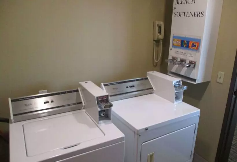 Отель Best Western Emporia Inn