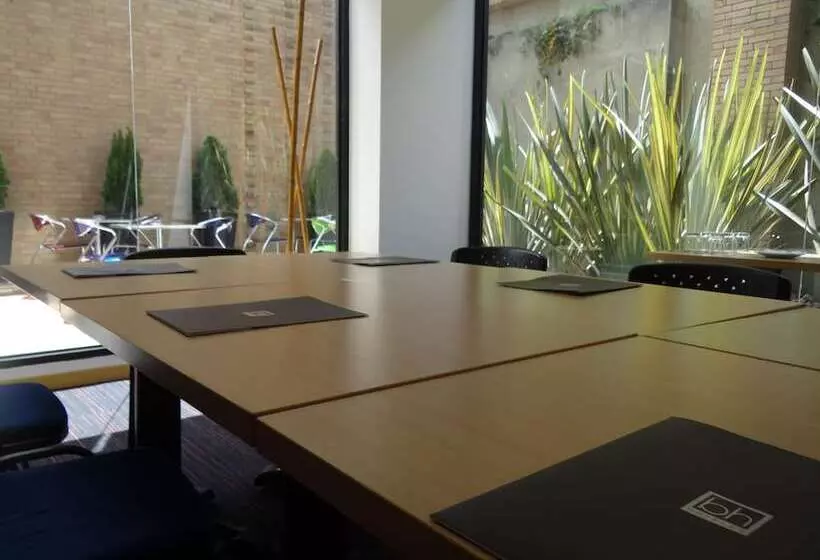 בית מלון כפרי Bh Parque 93