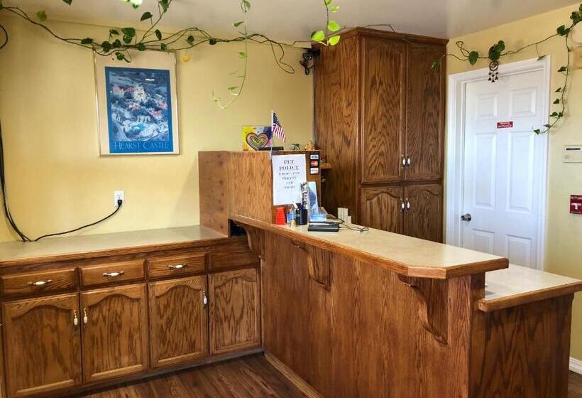 Отель Holland Inn & Suites