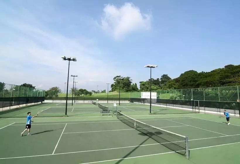 هتل Orchid Country Club