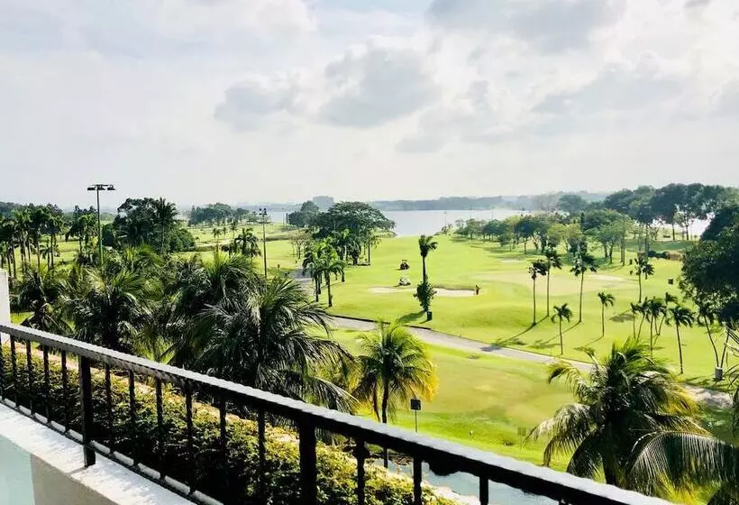 هتل Orchid Country Club