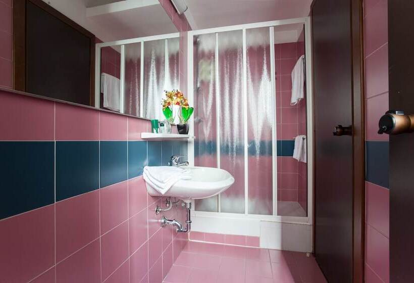 酒店 Residence Lepontina