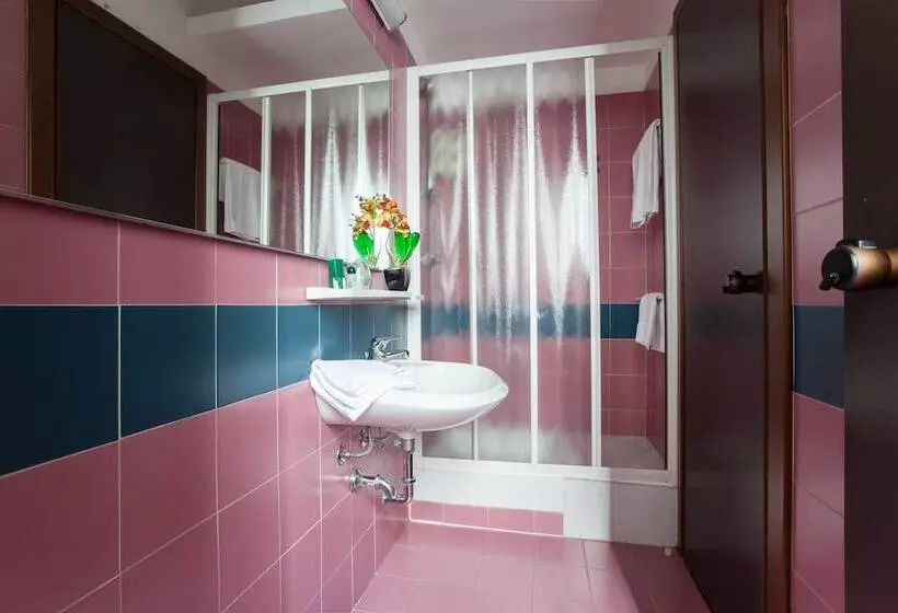 酒店 Residence Lepontina