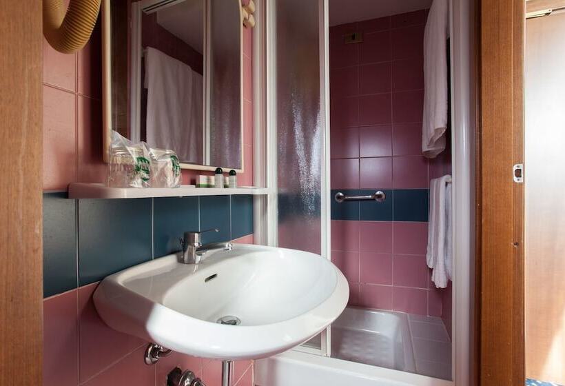 酒店 Residence Lepontina