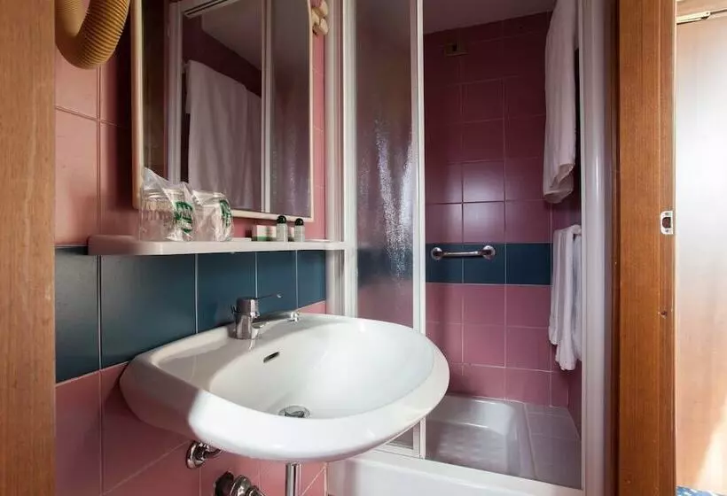 酒店 Residence Lepontina