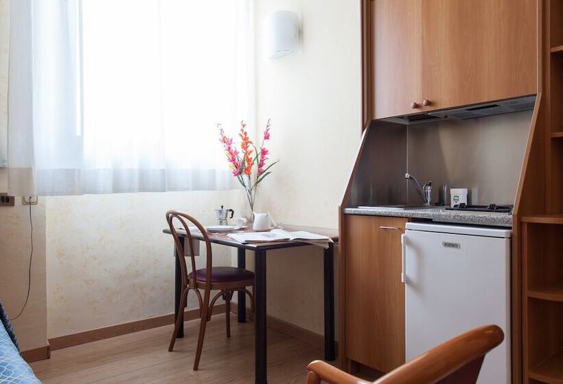 酒店 Residence Lepontina