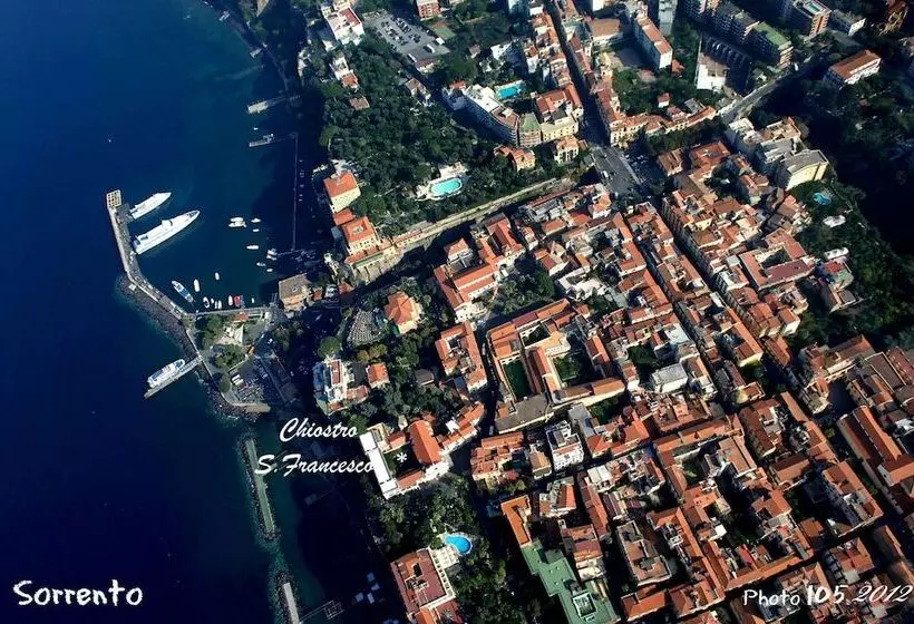 ホテル Rivoli Sorrento