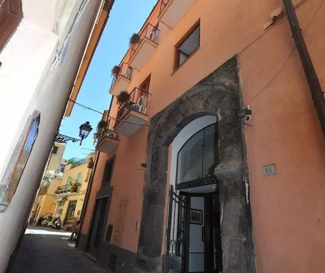 ホテル Rivoli Sorrento