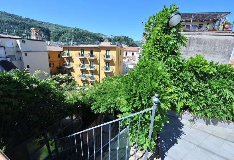 ホテル Rivoli Sorrento