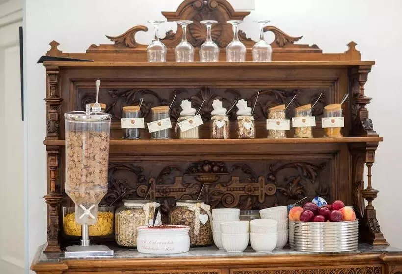 ホテル Rivoli Sorrento