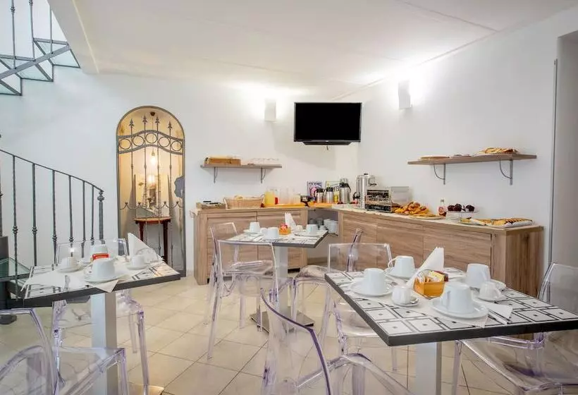 ホテル Rivoli Sorrento