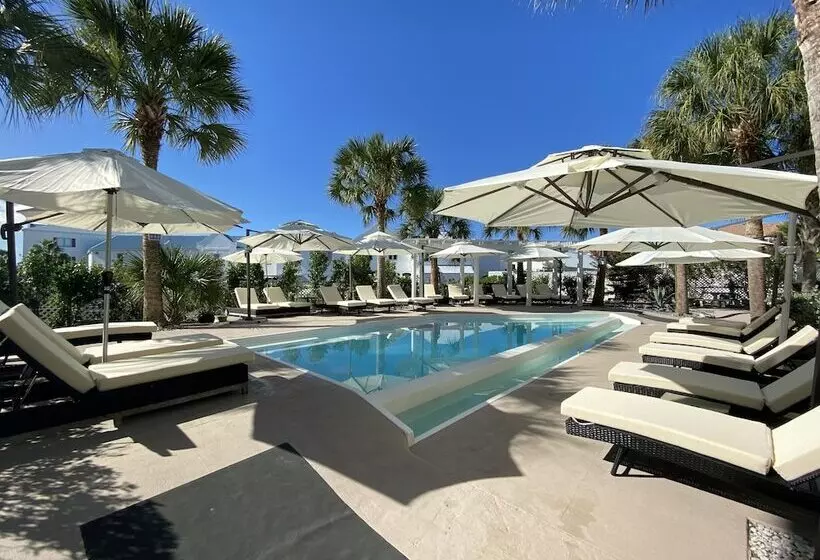 Hotel The All New Grace Bay Suites