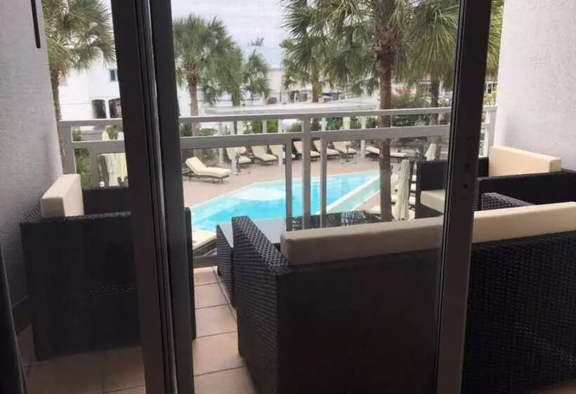 Hotel The All New Grace Bay Suites