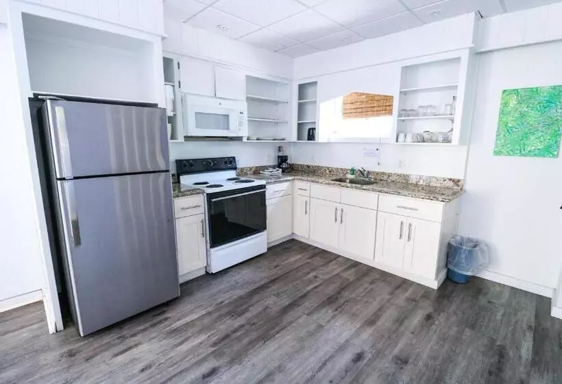 Drop Anchor Resort & Marina