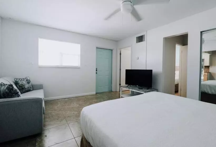 Drop Anchor Resort & Marina