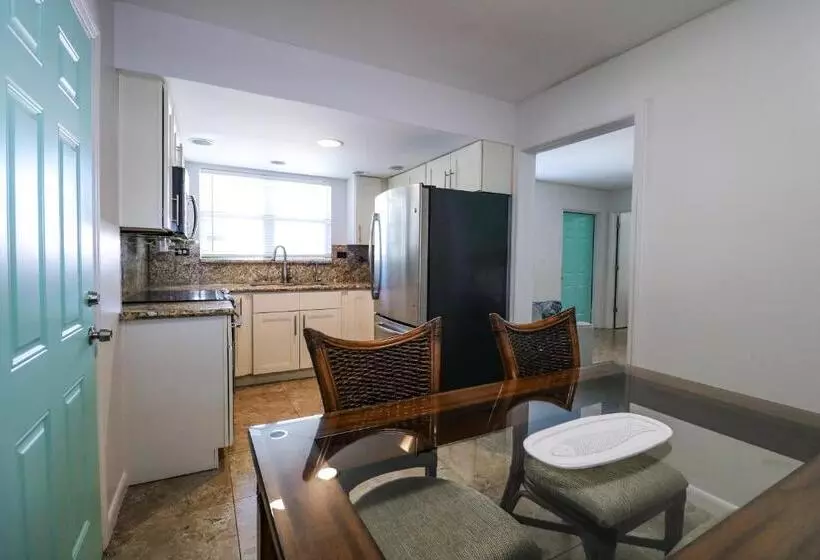 Drop Anchor Resort & Marina