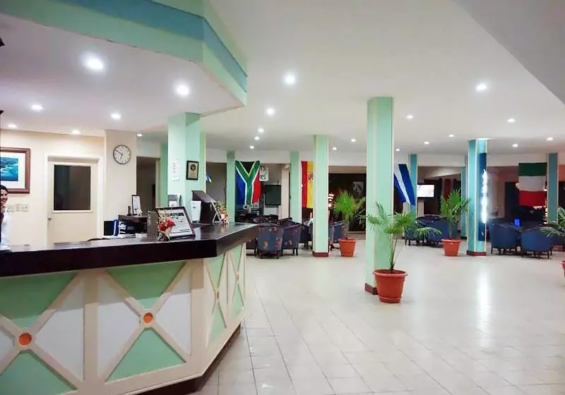 فندق Fantasy Island Dive Resort