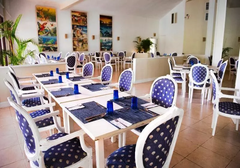 فندق Fantasy Island Dive Resort