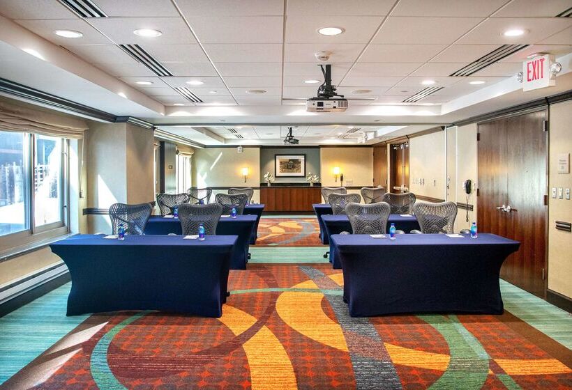 فندق Hilton Garden Inn Bethesda Downtown