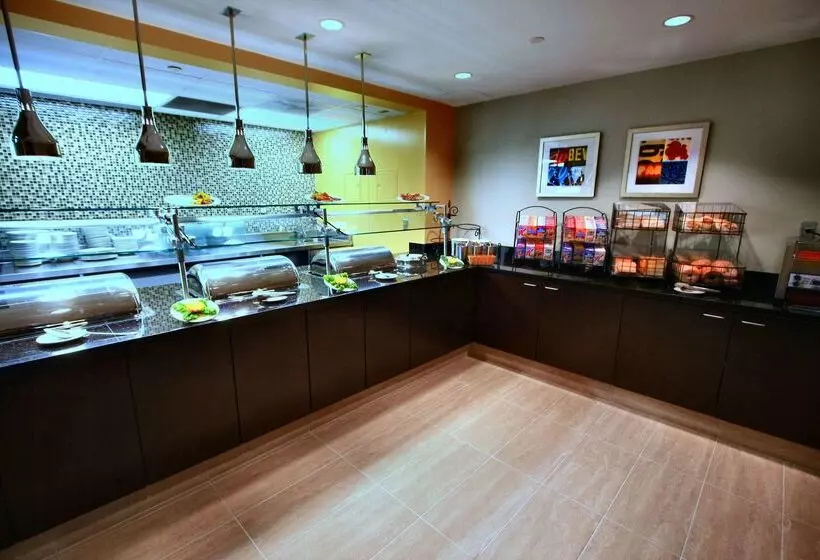 호텔 Hilton Garden Inn Bethesda Downtown