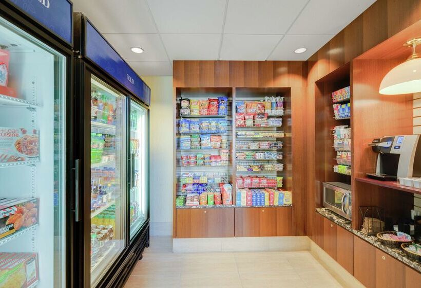 فندق Hilton Garden Inn Bethesda Downtown