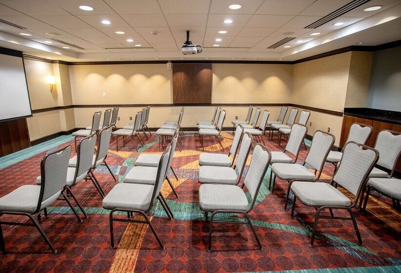 فندق Hilton Garden Inn Bethesda Downtown