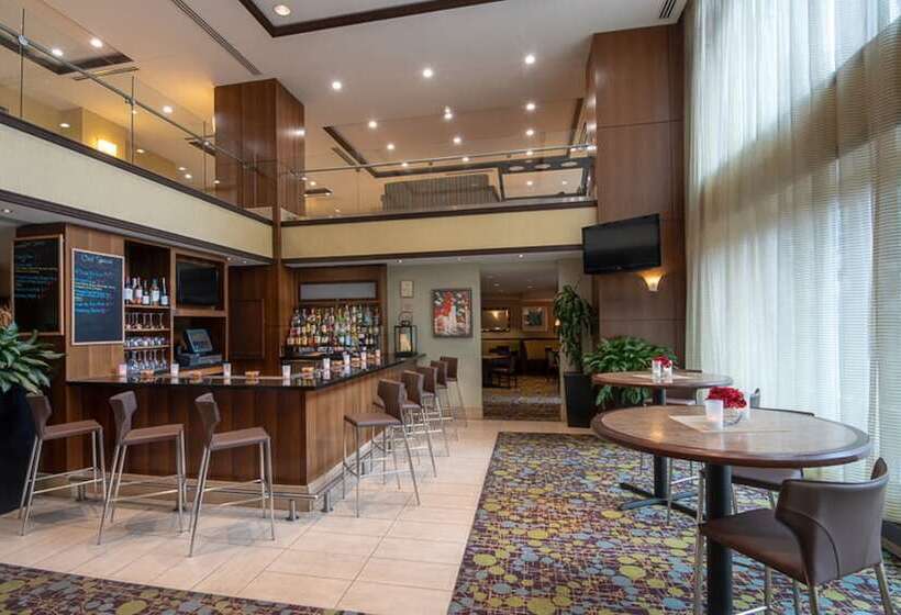 فندق Hilton Garden Inn Bethesda Downtown