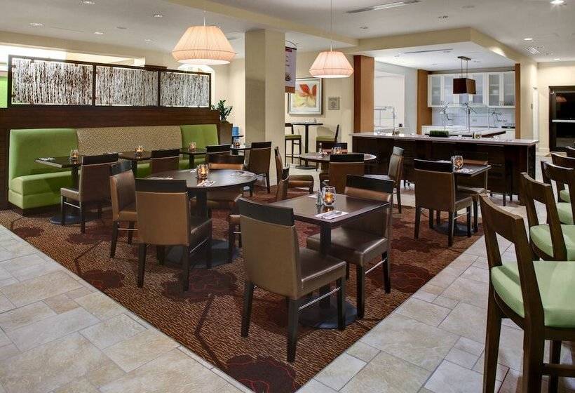 Szálloda Hilton Garden Inn Edmonton International Airport