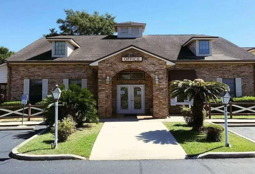 ホテル Del Sol Pensacola