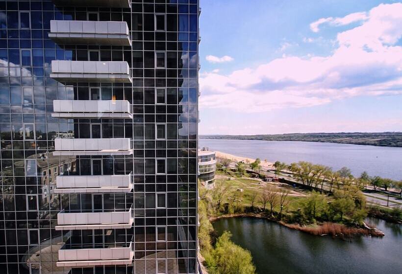 בית מלון כפרי Khortitsa Palace