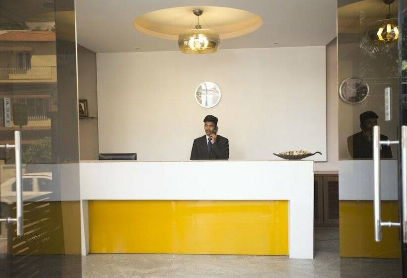 Отель Mint Downtown