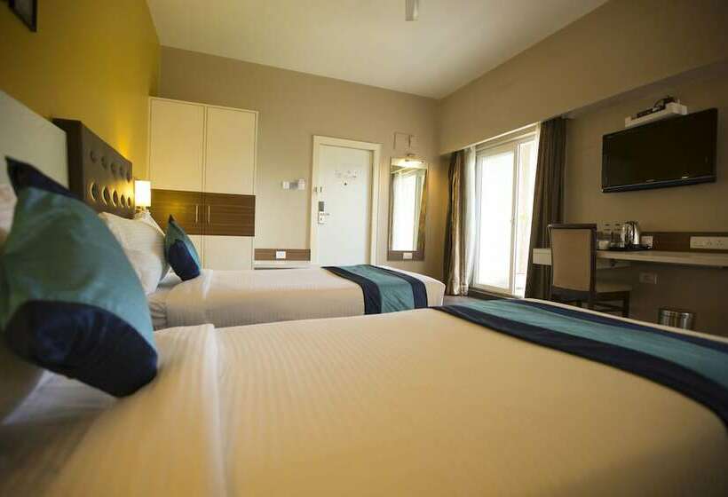 Отель Mint Downtown