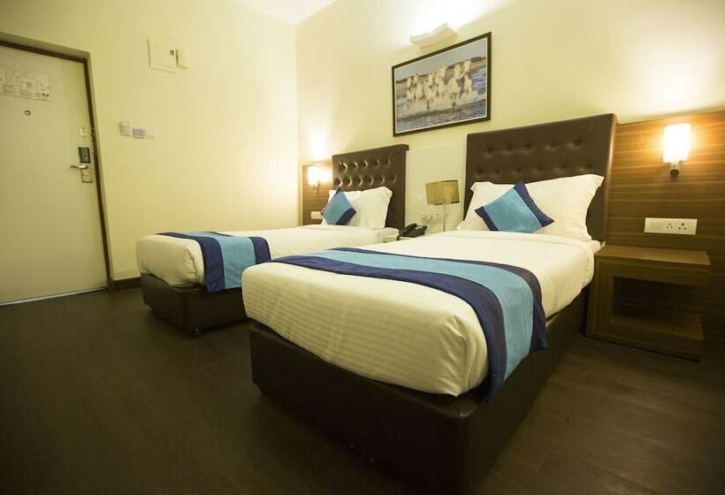 Отель Mint Downtown