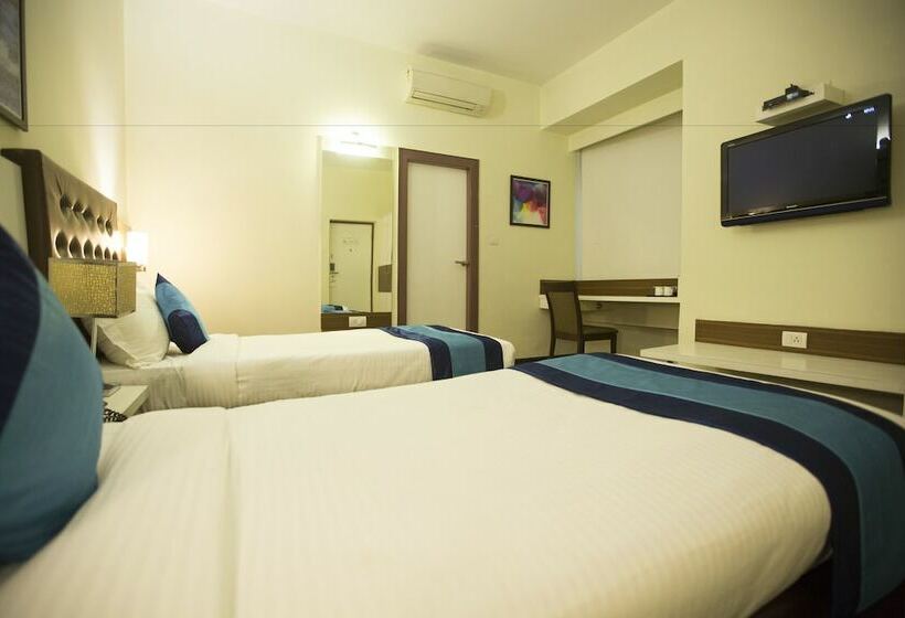 Отель Mint Downtown