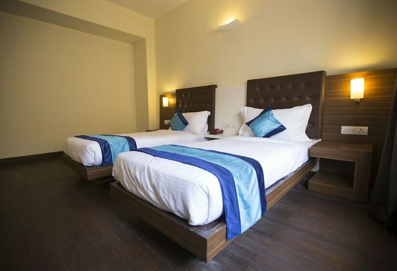 Отель Mint Downtown