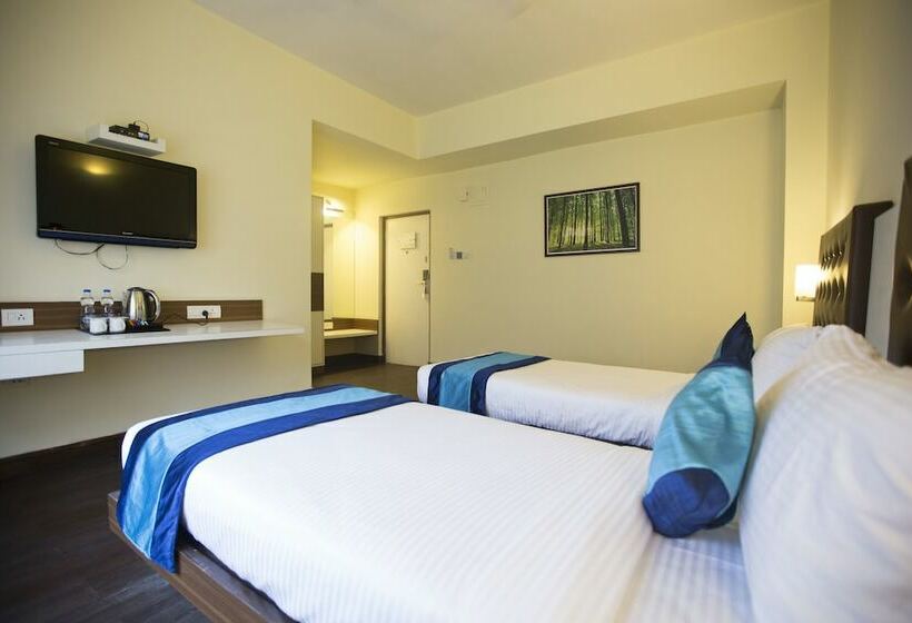 Отель Mint Downtown