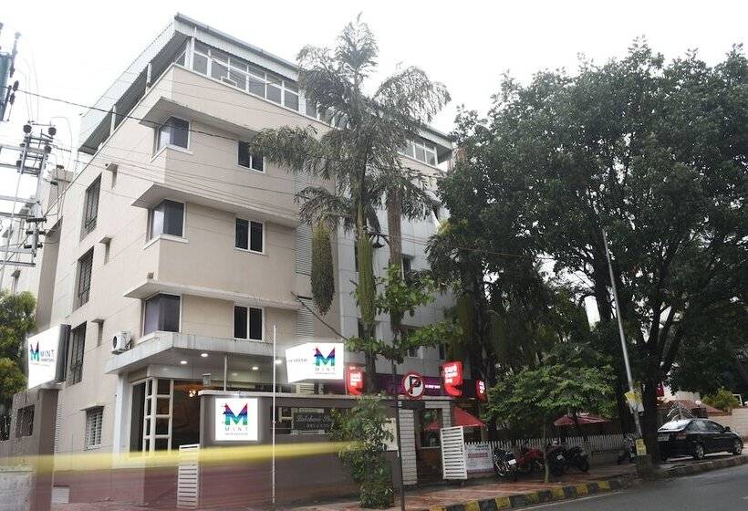 Отель Mint Downtown