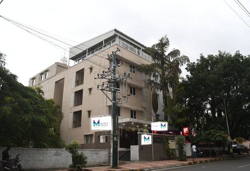 Отель Mint Downtown