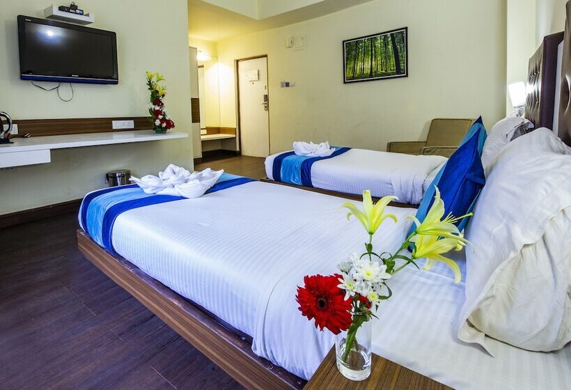 Отель Mint Downtown