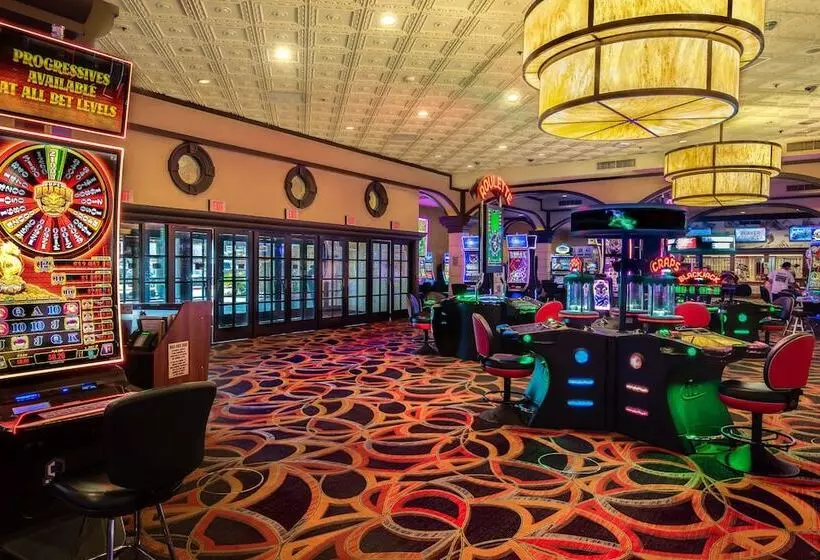Silver Sevens Hotel & Casino