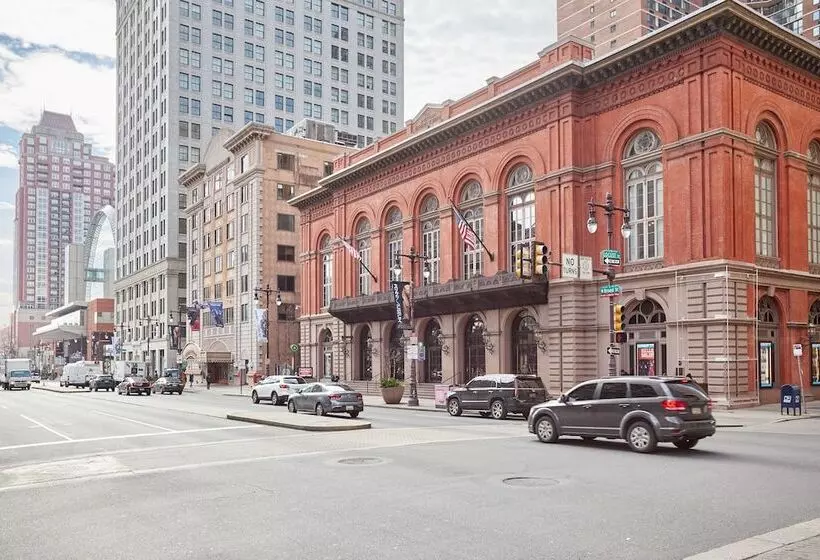 فندق The Arco Powered By Sonder