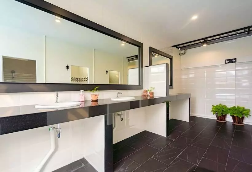 Hotel Suphan Lake Hometel