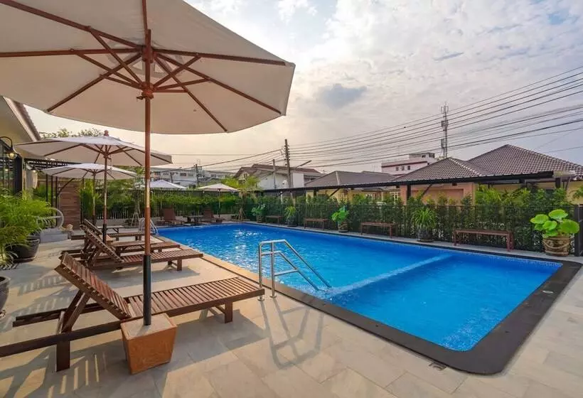 Hotel Suphan Lake Hometel