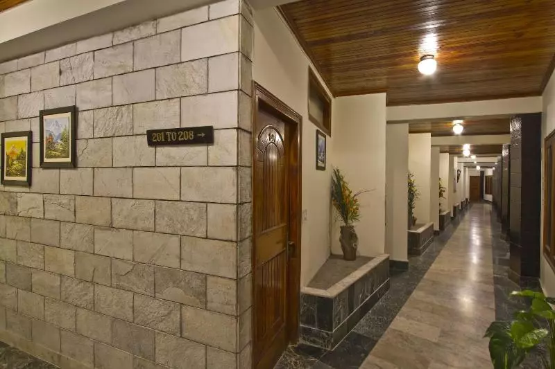 هتل The Orchard Greens