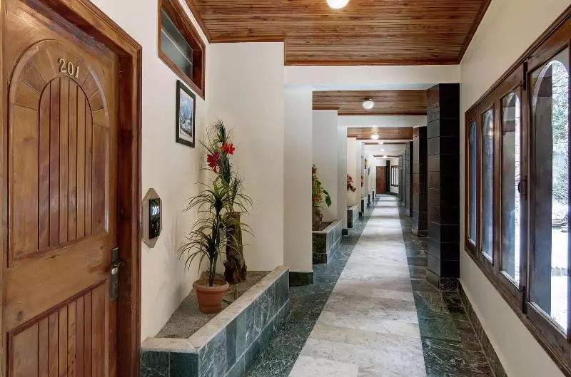 هتل The Orchard Greens